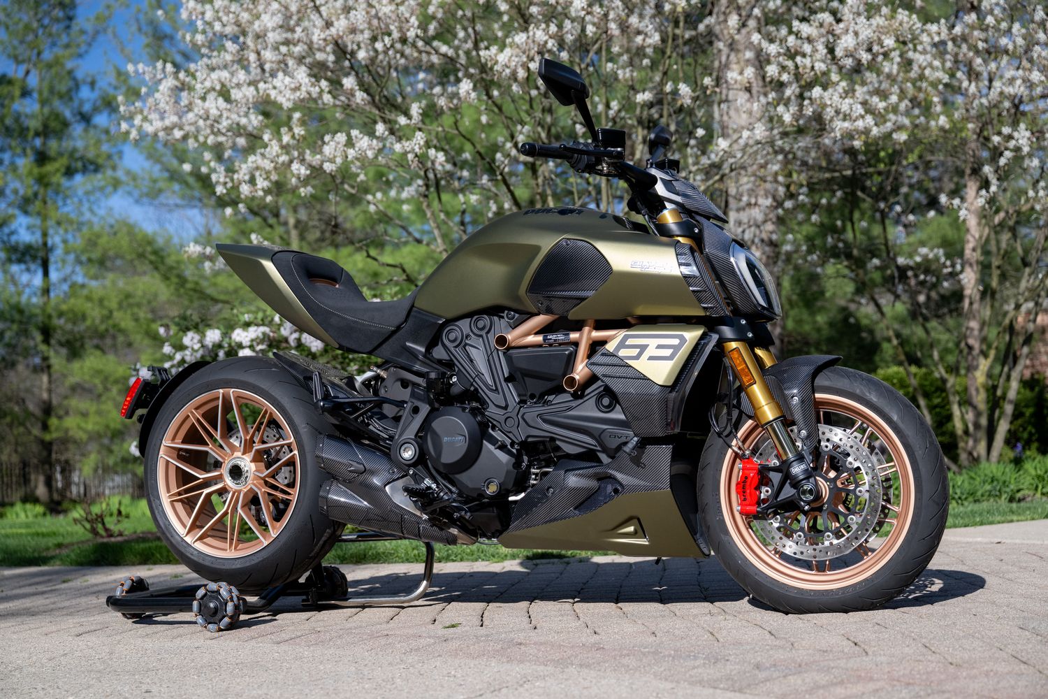 ちぃです 2021 Ducati DIAVEL 1260 Lamborghini Auction | SBX Cars by